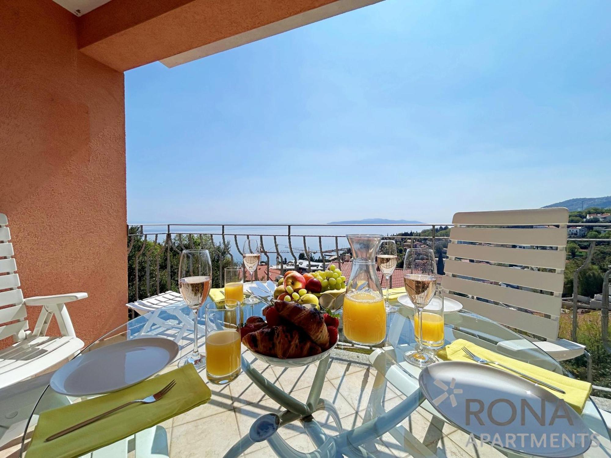 Rona Spacious Apartment With A Panoramic View อิตชิชี ภายนอก รูปภาพ